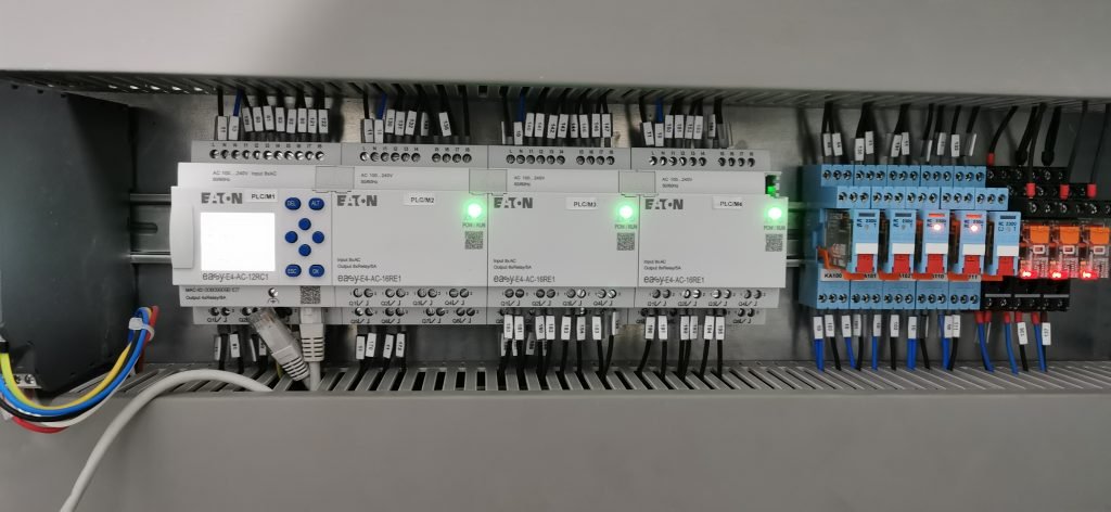 Mangeoire avicole pour reproductrices à canal